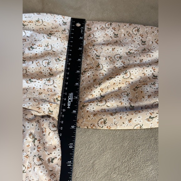 Molly Green Tiny Floral Cropped Top Blue White Silky Satin Look  Cottage Core M - Picture 7 of 8